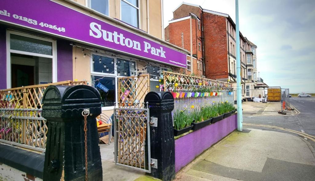 Sutton Park Guest House Blackpool Buitenkant foto