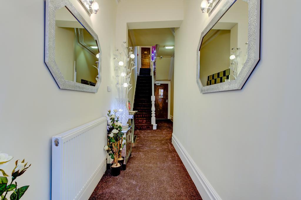 Sutton Park Guest House Blackpool Buitenkant foto