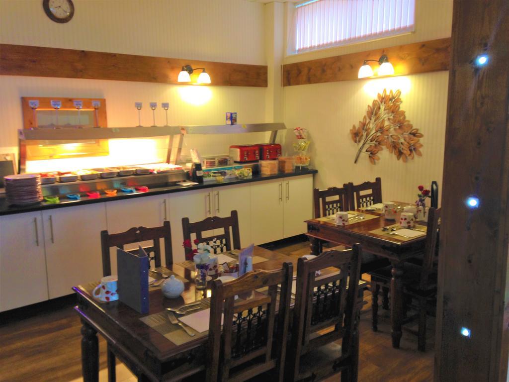 Sutton Park Guest House Blackpool Buitenkant foto